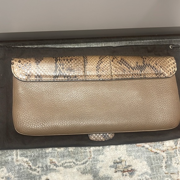Authentic GUCCI "Greenwich" Python Clutch - Picture 11 of 11